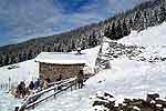 Le chalet de l'Aup Bernard et son tourne-avalanche